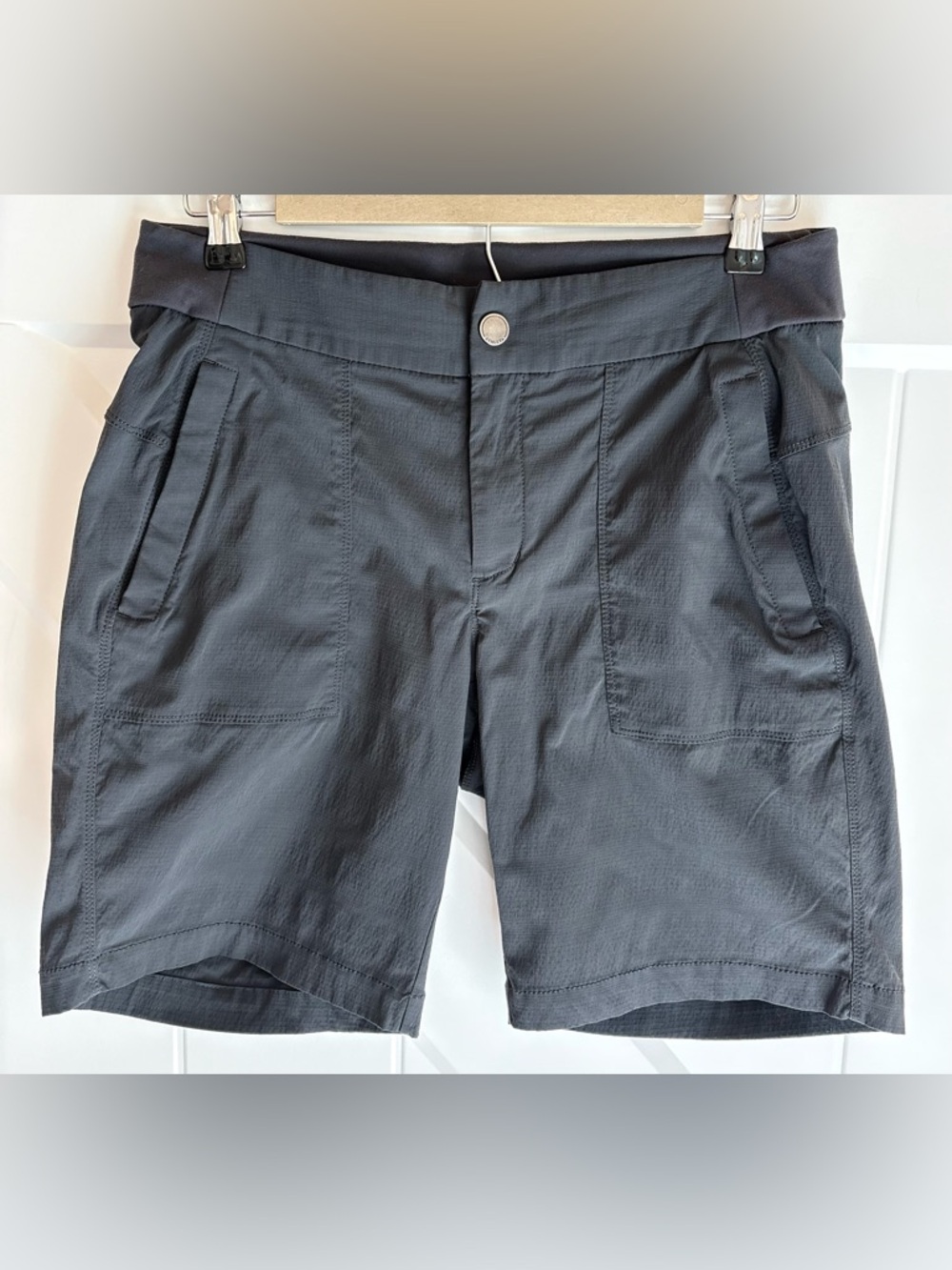 Athleta Size 8 Gray Trekkie Shorts Bermuda